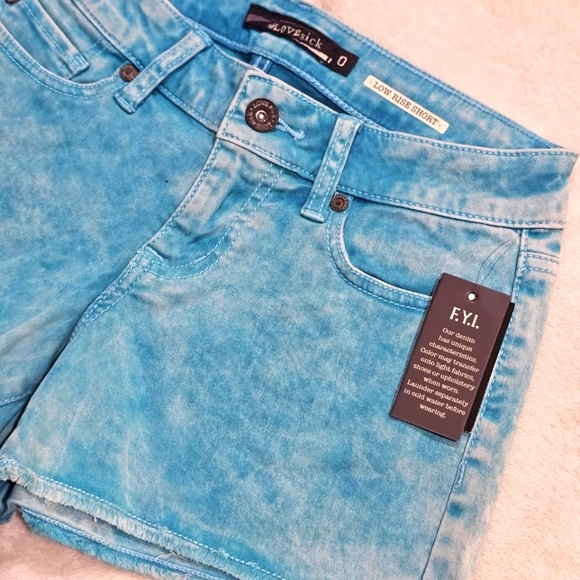Lovesick ✦ Skull Rivet Shorts 0 ✦ Turquoise Acid Wash Raw Hem Low Rise Alt-Core - Picture 7 of 12
